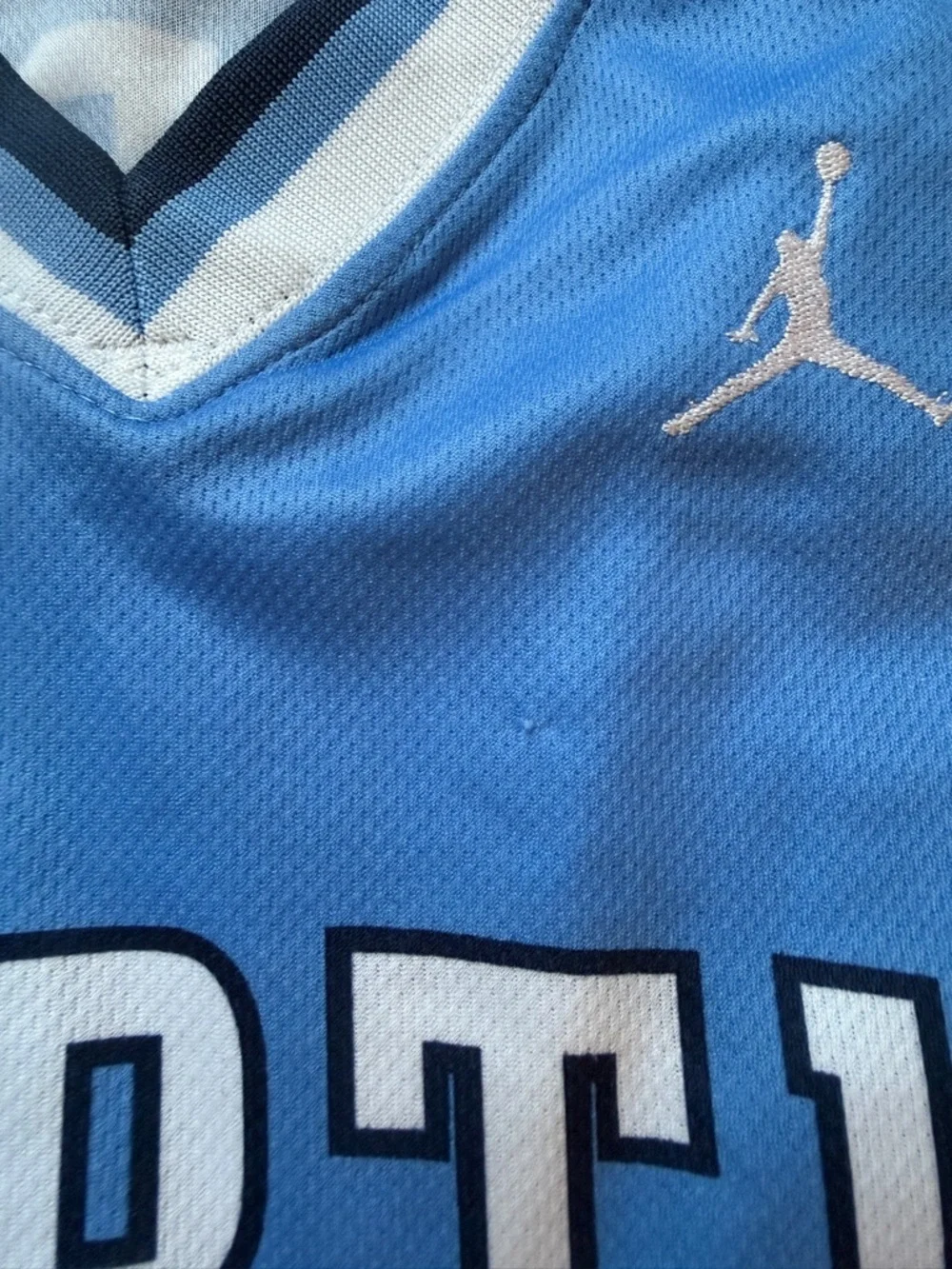 Jordan Brand North Carolina #15 VINCE CARTER Jersey - Picture 5 of 6